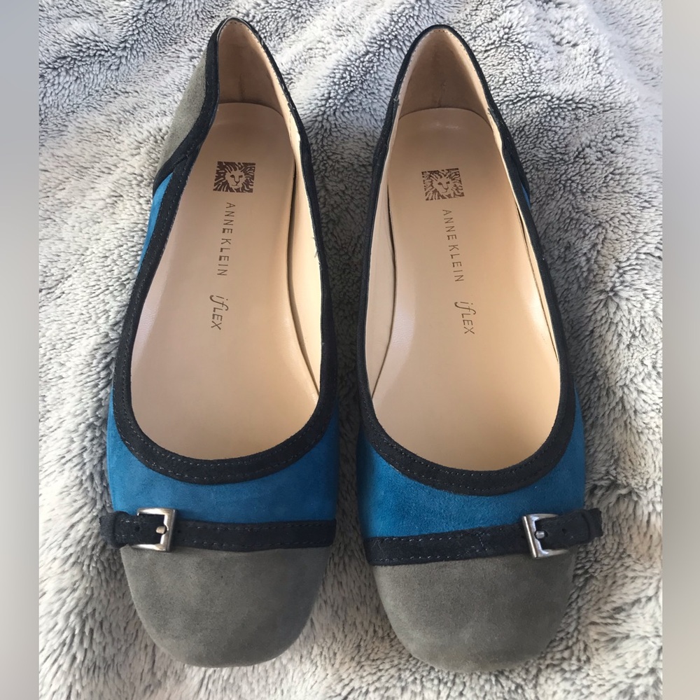 Anne Klein Plural Blue Suede Shoes size 7